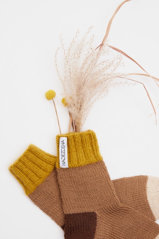 hand-knitted Cozy socks caramel